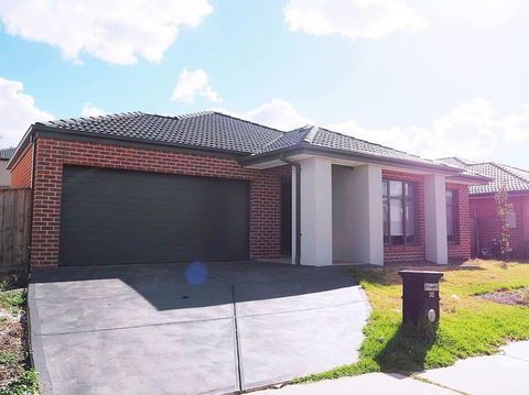 5 Bed 2 Bath Big House - Sydneys Hotel 0
