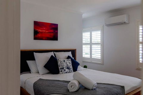 5 Bedroom Close To Beach And Moorpanyal Park - Sydneys Hotel 1