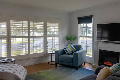 5 Bedroom Close To Beach And Moorpanyal Park - Sydneys Hotel 2