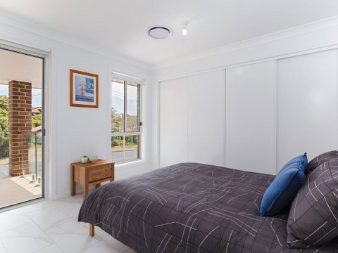 5 Bent Street - Huge House With Foxtel & Aircon - Sydneys Hotel 3