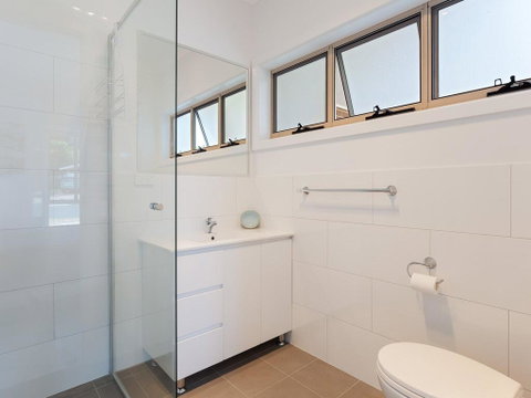 5 Bent Street - Huge House With Foxtel & Aircon - Sydneys Hotel 2
