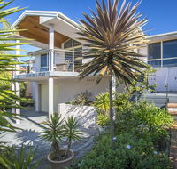 58 Seaview St - Summer Days