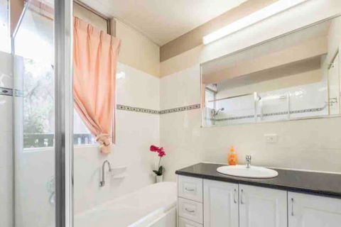 6 Bedroom Beautiful And Comfy Family House - Sydneys Hotel 1