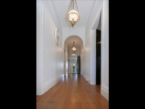 63 The Residence - Sydneys Hotel 2