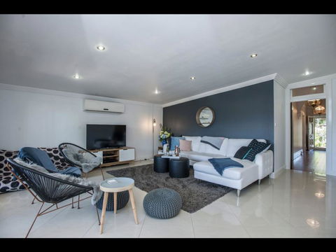 63 The Residence - Sydneys Hotel 3