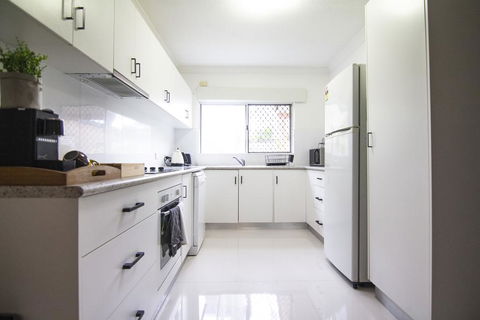 66 Martyn Street - Sydneys Hotel 1