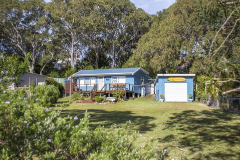 681 Murramarang Rd - Retro Beach Cottage - Sydneys Hotel 0