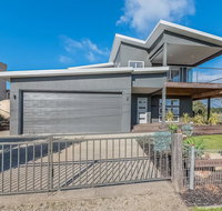 7 Graydens Road Ventnor with Spectacular views - Sydneys Hotel