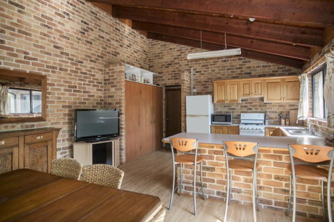 75 River Rd - Tabourie Hideaway - Sydneys Hotel 2