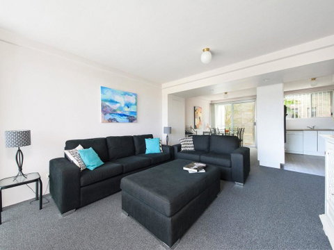 9 Cirrus @ Fingal Bay - Sydneys Hotel 1