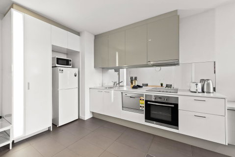 A Bright & Airy CBD Apt Next To Southern Cross - Sydneys Hotel 2