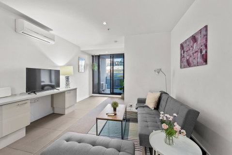 A Bright & Airy CBD Apt Next To Southern Cross - Sydneys Hotel 0