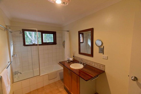 A Grape Escape - Sydneys Hotel 1