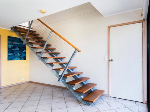 Aaronvale - Sydneys Hotel 1