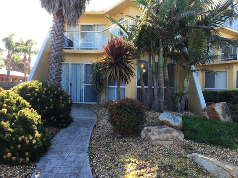 Abel Tasman On Esplanade - Sydneys Hotel 0