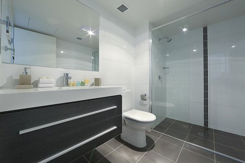 Accommodate Canberra - Century - Sydneys Hotel 1