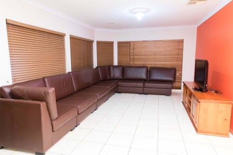 Accommodation At Melbourne - Sydneys Hotel 2