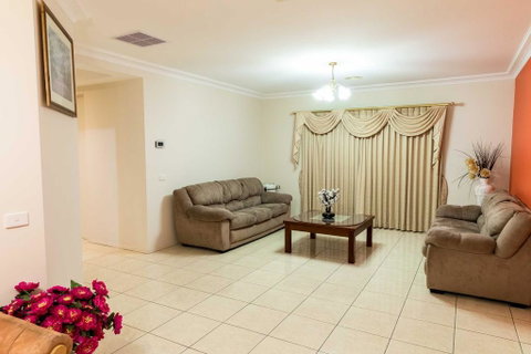 Accommodation At Melbourne - Sydneys Hotel 1