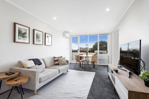 Ace's Place - Sydneys Hotel 1
