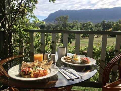 Acheron Acres Riverside - Sydneys Hotel 3