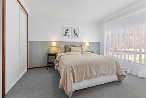 Diamond Lake Escape - Sydneys Hotel 0