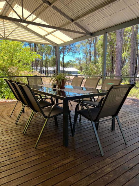 Diamond Lake Escape - Sydneys Hotel 3