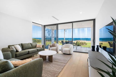 Driftwood Port Noarlunga South - Sydneys Hotel 0