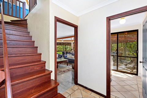 Eagle Bay Beach Lodge - 1 Street Back From Stunning Eagle Bay! - Sydneys Hotel 3