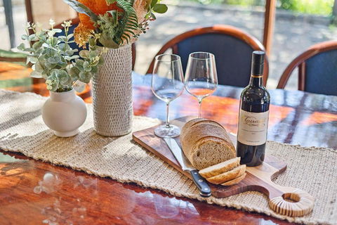 Eagle Bay Beach Lodge - 1 Street Back From Stunning Eagle Bay! - Sydneys Hotel 4