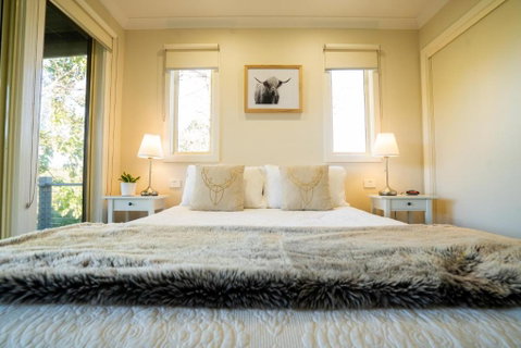 Emerald Ridge - Sydneys Hotel 0