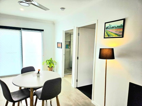Entire NEW Apartment Tranquil &Great Location - Sydneys Hotel 0