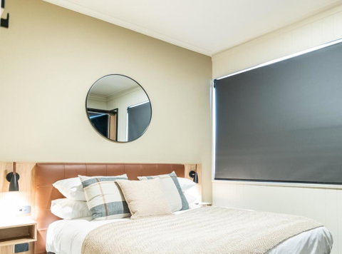 Eyre Hotel - Sydneys Hotel 0