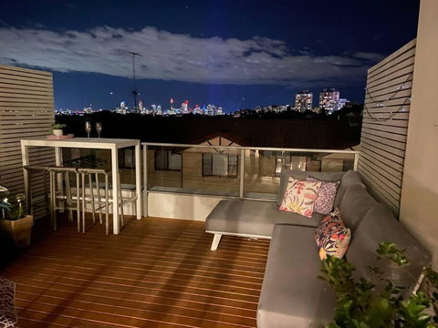 Fab Penthouse Near Bondi / Bronte, Shops & Bars - Sydneys Hotel 4