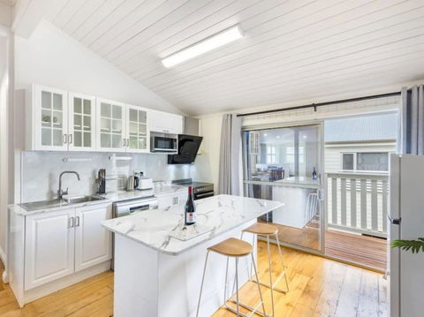 Family Friendly Cozy 4BR House At Annerley - Sydneys Hotel 0