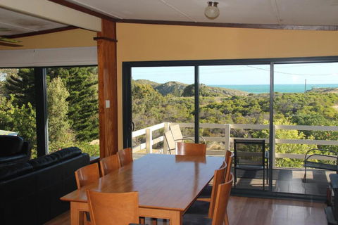 Gabbadah Beach House - Sydneys Hotel 1