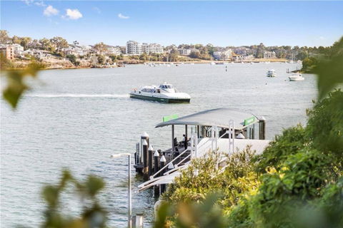 GLAD1 - Monash Rd - Gladesville - Sydneys Hotel 3