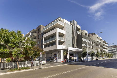 GLAD3 Gladesville Getaway Bright & Contemporary - Sydneys Hotel 3