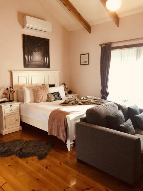 Glenview Retreat Luxury Accommodation - Sydneys Hotel 3