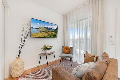 Gorgeous 3-Bed House With Spacious Shared Backyard - Sydneys Hotel 0