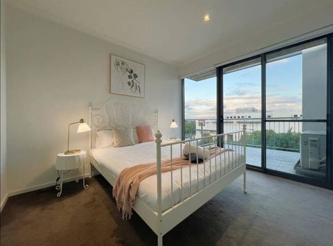 GW24-1 BATH 2 BR At The Glen With FREE Parking And Balcony - Sydneys Hotel 0