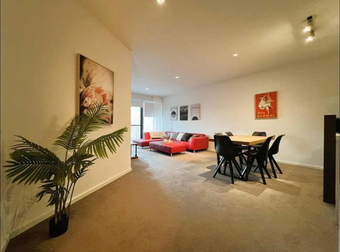 GW24-1 BATH 2 BR At The Glen With FREE Parking And Balcony - Sydneys Hotel 2