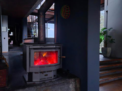 Grand Designs Eco Bush Retreat - Sydneys Hotel 2