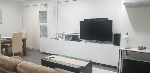 GREENWAY WATERS 2 Bed Apartment - Sydneys Hotel 4