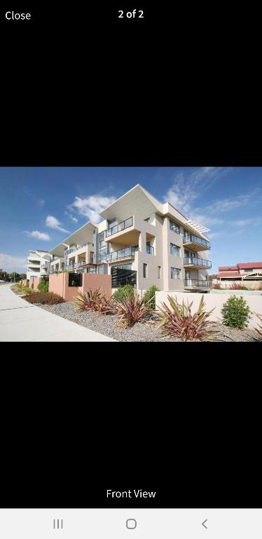 GREENWAY WATERS Apartments - Sydneys Hotel 0