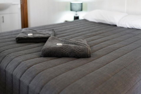 Gundagai Cabins & Tourist Park - Sydneys Hotel 2