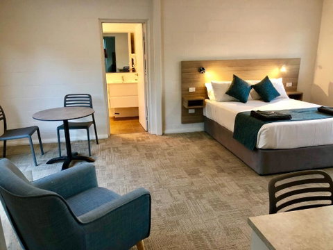 Gundagai Tourist Suites - Sydneys Hotel 2