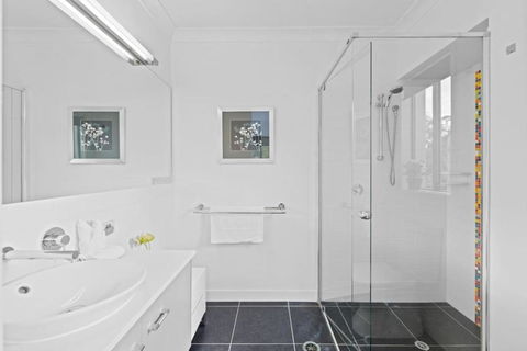 Holiday Paradise 4BR Pool BBQ Parking Near Mall N Park - Sydneys Hotel 2