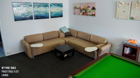 Hot Tub, Ice Bath, Gym, Sauna, Pool Table Coorparoo Haven - Sydneys Hotel 3