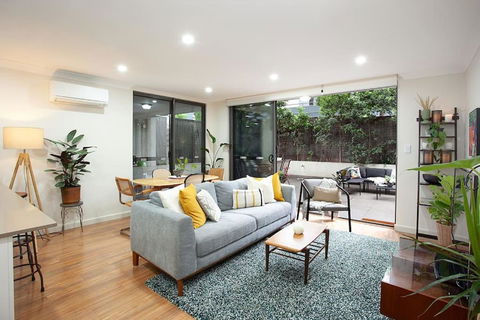 Huge 3 Bed Camperdown Garden Apt W Parking Aircon - Sydneys Hotel 0
