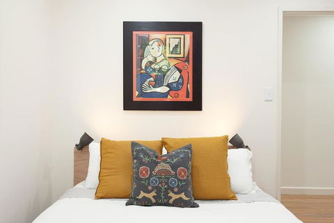 Huge 3 Bed Camperdown Garden Apt W Parking Aircon - Sydneys Hotel 3